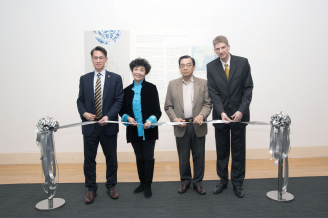 (From left) Ribbon-cutting ceremony by Vice-President and Pro-Vice-Chancellor (Global) of HKU Professor W. John Kao, Chairman of the Robert Black College Management Committee of HKU Mrs Annie Bentley, Assistant Professor of School of Economics and Finance, Faculty of Business and Economics of HKU Dr Chen Cheng and UMAG Director Dr Florian Knothe.